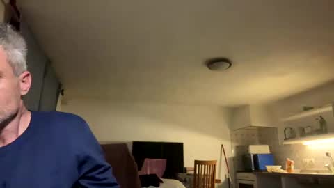 Snapshot of guardiannif_ chatting on March 12, 9:56 pm guardiannif_ online show from March 12, 9:56 pm