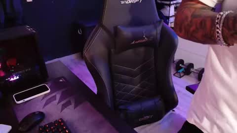 Guayaco  online show from February 13, 12:23 pm