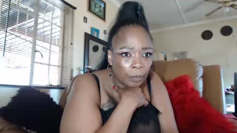 Snapshot of gucci_bx chatting on February 17, 11:07 am gucci-bx online show from February 17, 11:07 am