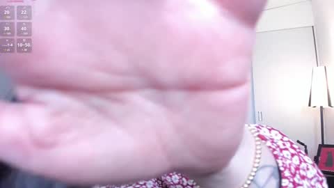 Snapshot of guccipussy1 chatting on December 11, 2:41 am Elena online show from December 11, 2:41 am