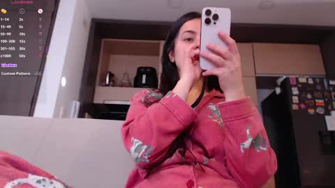 Snapshot of guccipussy1 chatting on June 1, 4:31 pm Elena online show from June 1, 4:31 pm