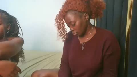 gud_lunah1 online show from August 2, 4:55 am