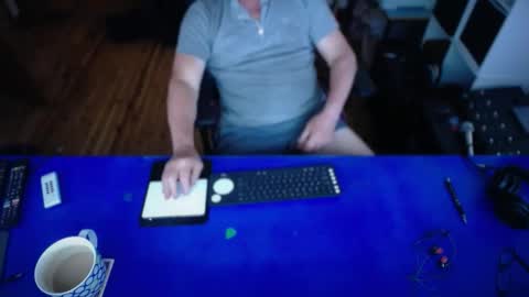 guesswhatigot2 online show from November 30, 3:10 am