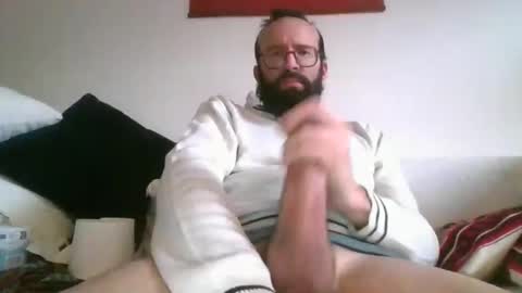 Snapshot of guillaume86 chatting on February 10, 3:42 pm guillaume86 online show from February 10, 3:42 pm