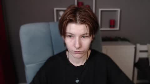 guitarandangell online show from December 2, 1:55 am