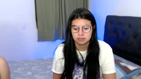 Snapshot of gumball_room chatting on December 18, 12:43 am Vane blonde and Hazell black hair online show from December 18, 12:43 am