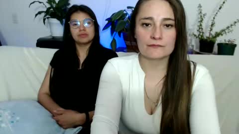 Snapshot of gumball_room chatting on February 11, 4:44 am Vane blonde and Hazell black hair online show from February 11, 4:44 am