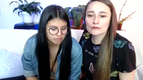 Snapshot of gumball_room chatting on February 12, 9:22 pm Vane blonde and Hazell black hair online show from February 12, 9:22 pm
