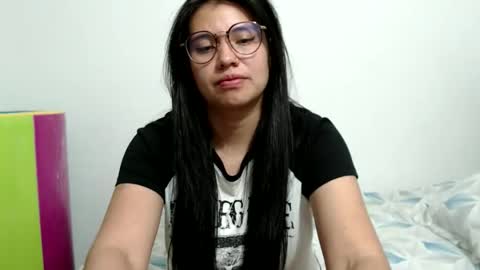 Snapshot of gumball_room chatting on February 15, 12:40 am Vane blonde and Hazell black hair online show from February 15, 12:40 am