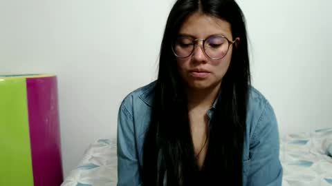 Snapshot of gumball_room chatting on February 16, 11:12 pm Vane blonde and Hazell black hair online show from February 16, 11:12 pm