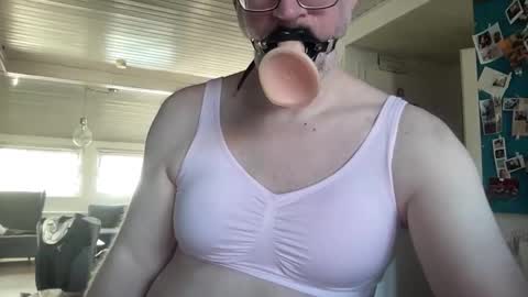 gummicasual online show from February 9, 8:51 am