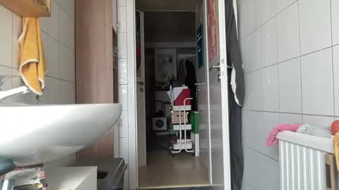 gummicasual online show from June 27, 1:39 pm