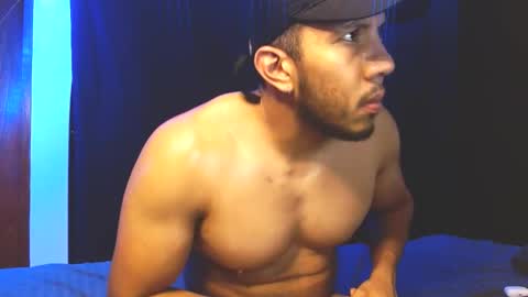 holl latino online show from November 16, 2:28 am