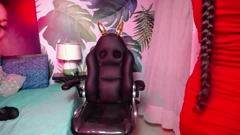 Snapshot of gurvinderr chatting on February 6, 2:11 am Hushaima Gur online show from February 6, 2:11 am