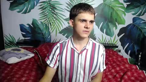 Snapshot of gurvinderr chatting on March 12, 3:29 pm Hushaima Gur online show from March 12, 3:29 pm