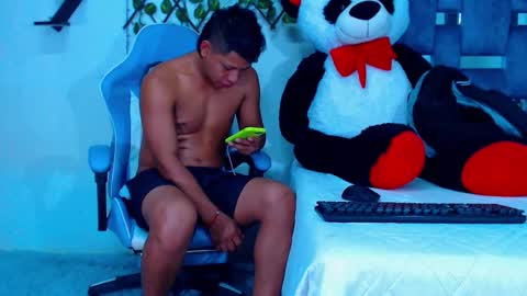 Hakim online show from November 5, 6:08 pm