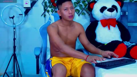 Hakim online show from November 23, 4:40 pm