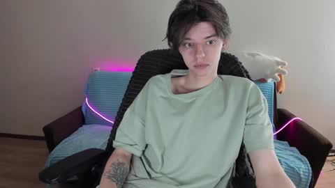 guy_liam1 online show from January 27, 4:52 am