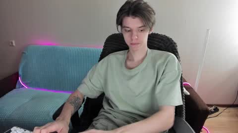 guy_liam1 online show from February 12, 2:43 pm