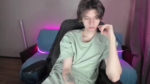 guy_liam1 online show from February 25, 3:16 pm