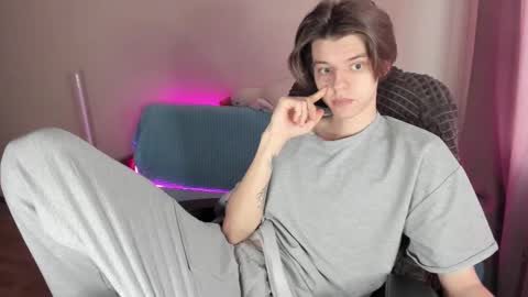 guy_liam1 online show from February 26, 2:14 pm