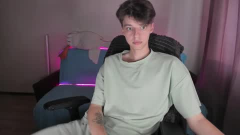 guy_liam1 online show from September 25, 2:32 pm