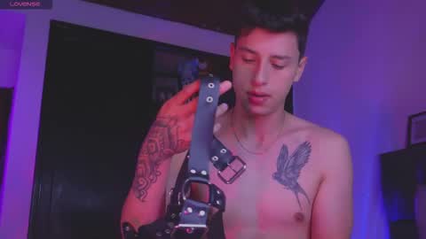 Snapshot of guy_twinks chatting on December 22, 5:15 am Gabriel online show from December 22, 5:15 am