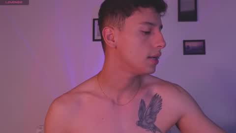 Snapshot of guy_twinks chatting on January 12, 3:12 am Gabriel online show from January 12, 3:12 am