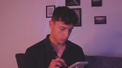 Snapshot of guy_twinks chatting on January 14, 5:24 am Gabriel online show from January 14, 5:24 am