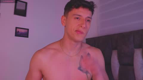 Snapshot of guy_twinks chatting on February 27, 5:29 am Gabriel online show from February 27, 5:29 am