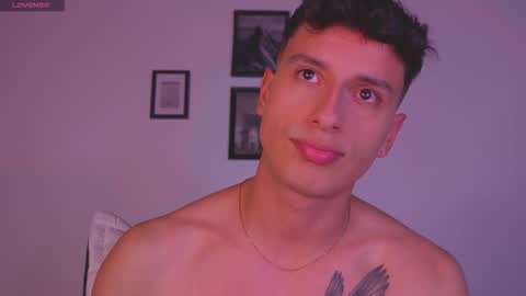 Snapshot of guy_twinks chatting on March 8, 5:55 am Gabriel online show from March 8, 5:55 am