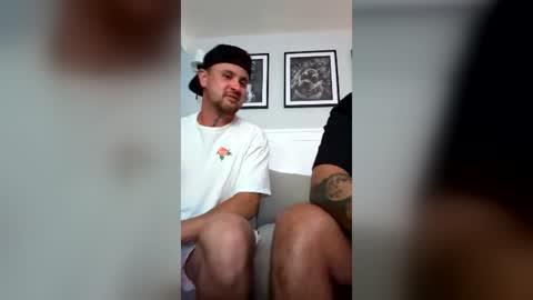 Snapshot of guysinnylons chatting on June 20, 1:09 am guysinnylons online show from June 20, 1:09 am