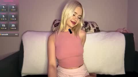 Snapshot of gwendolynharkey chatting on September 23, 5:38 pm Alice online show from September 23, 5:38 pm