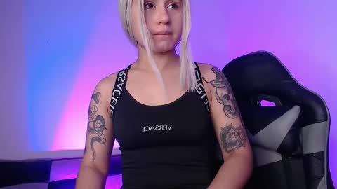 gwenhazel online show from December 4, 11:19 am