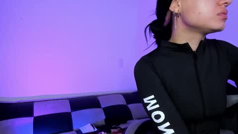 gwenhazel online show from December 5, 11:19 am