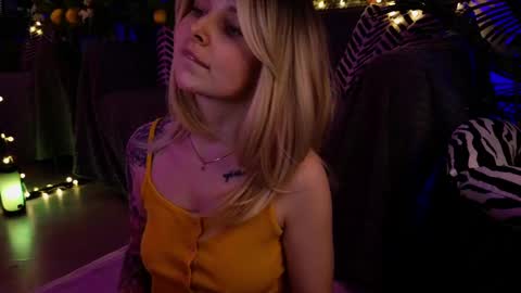 Snapshot of gwenhilton chatting on February 13, 11:50 am gwenhilton online show from February 13, 11:50 am