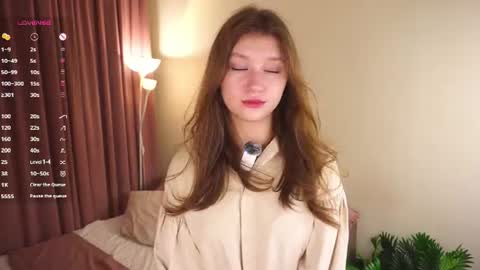 Snapshot of gwennielove chatting on July 18, 5:28 pm Molly online show from July 18, 5:28 pm