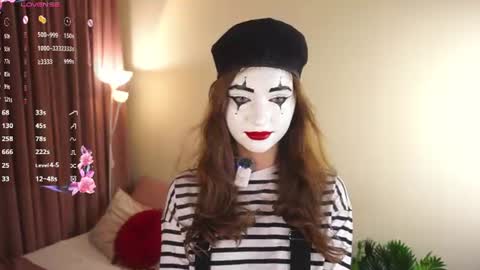 Snapshot of gwennielove chatting on July 24, 5:55 pm Molly online show from July 24, 5:55 pm