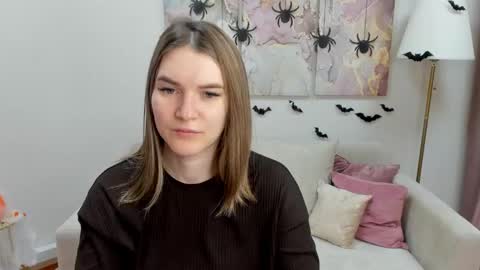 Snapshot of gwensmitt chatting on November 2, 11:18 pm gwensmitt online show from November 2, 11:18 pm