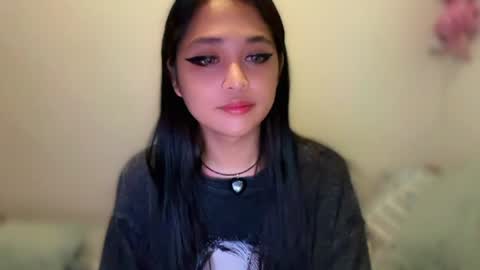 Snapshot of gwynmylove chatting on June 22, 5:10 pm Gwyn online show from June 22, 5:10 pm