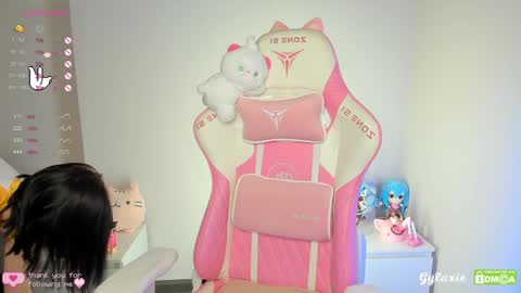   online show from December 6, 1:00 pm