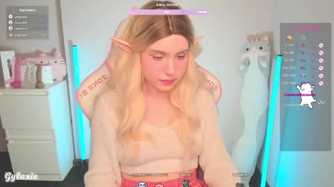   online show from March 1, 3:05 pm