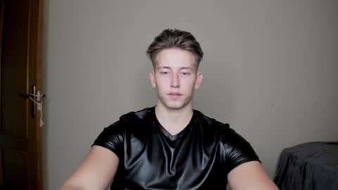 Snapshot of gym_alpha chatting on December 23, 6:58 pm Oliver online show from December 23, 6:58 pm