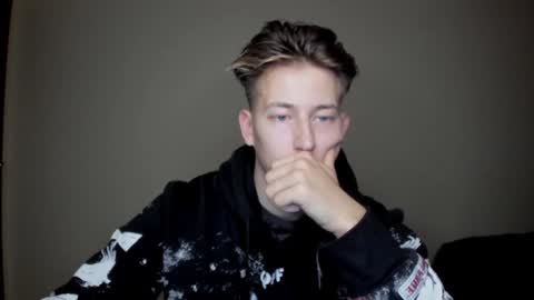 Snapshot of gym_alpha chatting on January 9, 8:44 pm Oliver online show from January 9, 8:44 pm