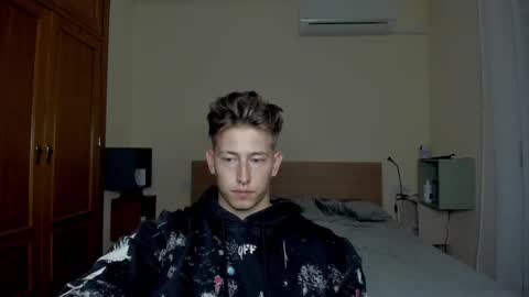 Snapshot of gym_alpha chatting on February 19, 9:36 pm Oliver online show from February 19, 9:36 pm