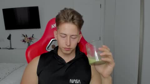 Snapshot of gym_alpha chatting on October 11, 2:26 pm Oliver online show from October 11, 2:26 pm