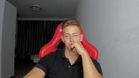 Snapshot of gym_alpha chatting on October 31, 10:55 pm Oliver online show from October 31, 10:55 pm