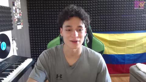 Snapshot of gymbro42 chatting on August 2, 8:51 pm Gymbro42 online show from August 2, 8:51 pm