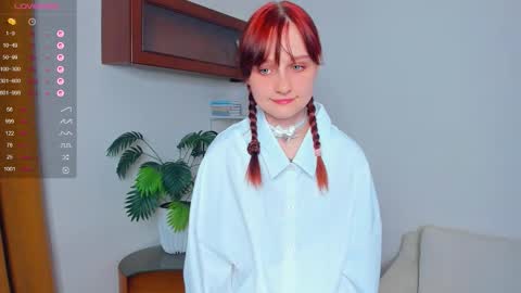 Kelly  Lilly online show from September 20, 6:53 pm