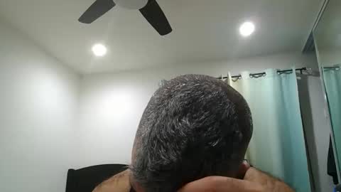 Snapshot of h0nest84 chatting on December 1, 4:39 am h0nest84 online show from December 1, 4:39 am